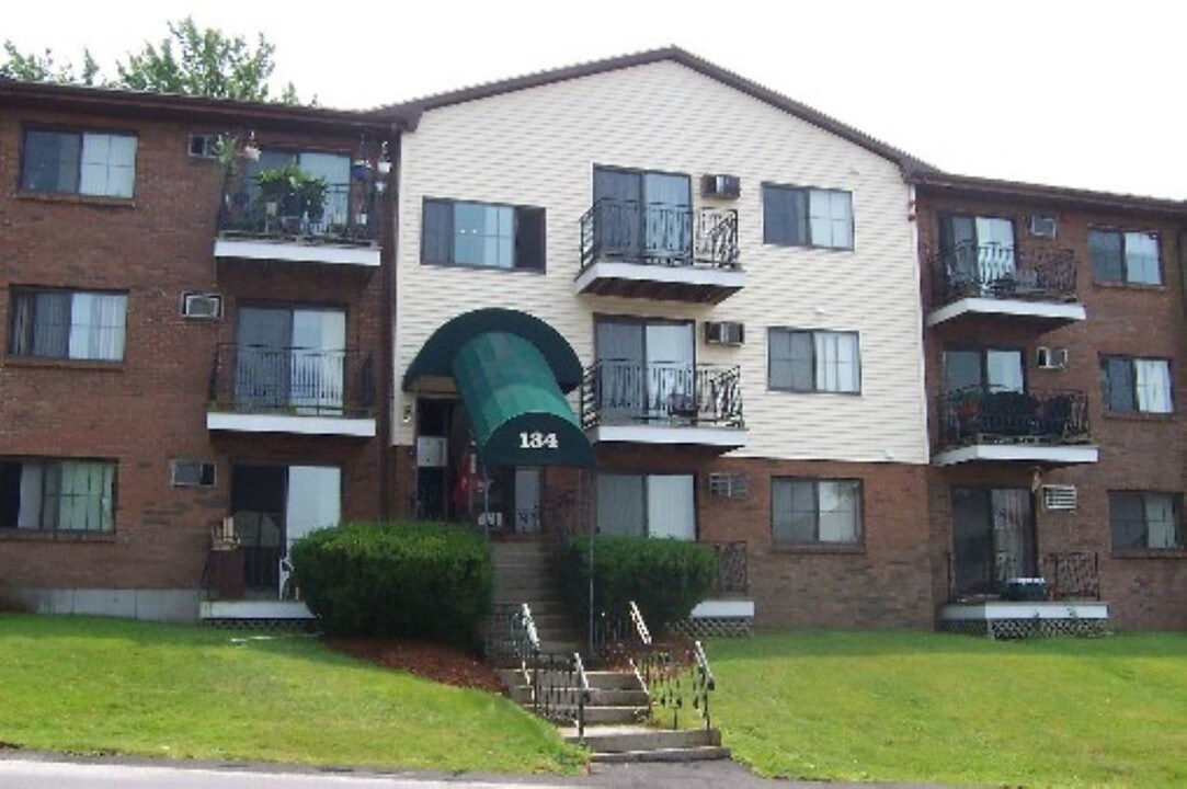 134 Mammoth Rd-Unit -21 in Hooksett, NH - Building Photo