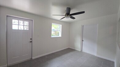 115 15th Ave SW in Largo, FL - Building Photo - Building Photo