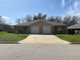 316 Jeff Gordon Dr in Harker Heights, TX - Building Photo