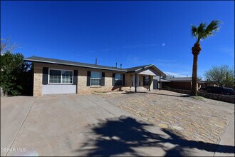 4749 Tropicana Ave in El Paso, TX - Building Photo - Building Photo
