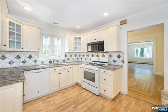 665 E Edgewater Ave in Ridgefield, NJ - Building Photo - Building Photo
