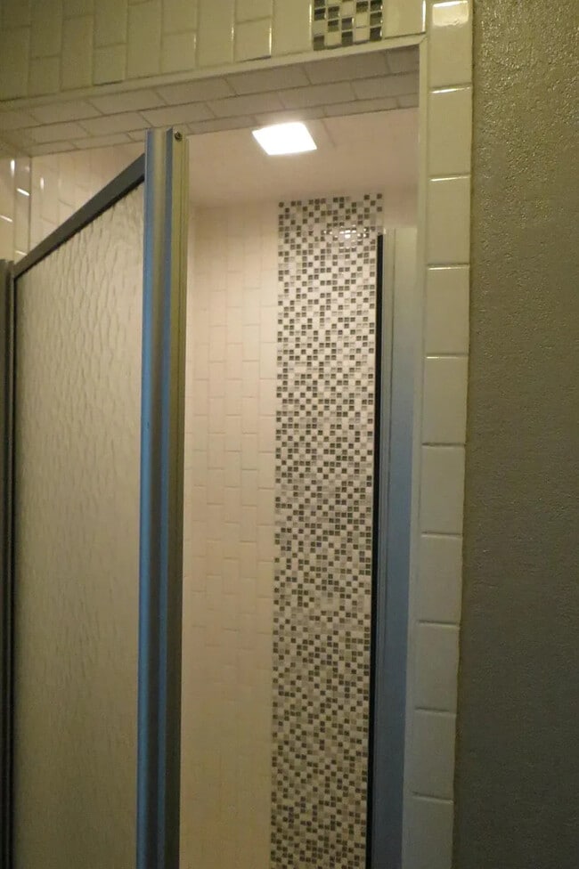 715 W Colorado Ave, Unit 2B in Colorado Springs, CO - Foto de edificio - Building Photo