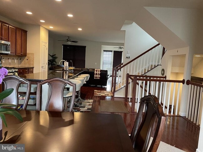 25271 Sackwheat Square in Chantilly, VA - Building Photo - Building Photo