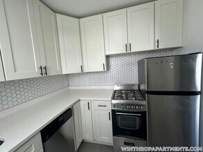 90 Winthrop Shore Dr in Winthrop, MA - Building Photo - Building Photo