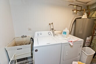 1427 W Winona St, Unit Garden in Chicago, IL - Building Photo - Building Photo