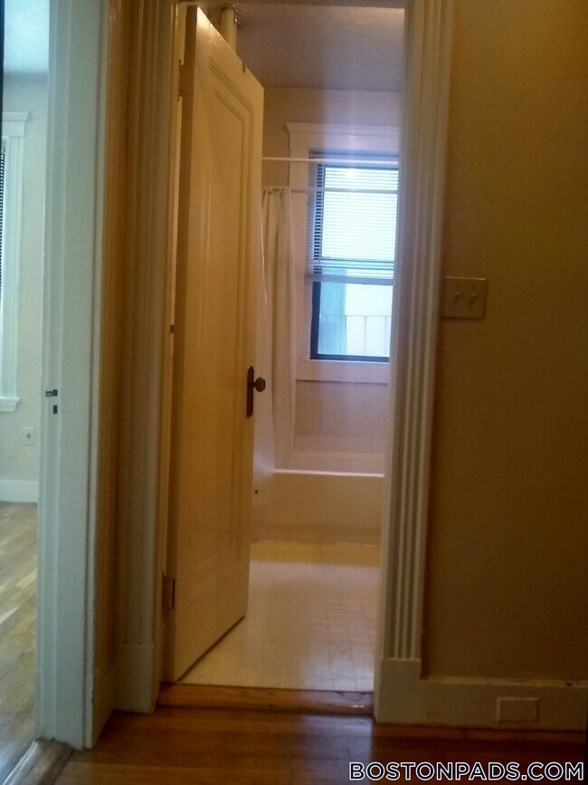 11 Peterborough St in Boston, MA - Building Photo - Building Photo