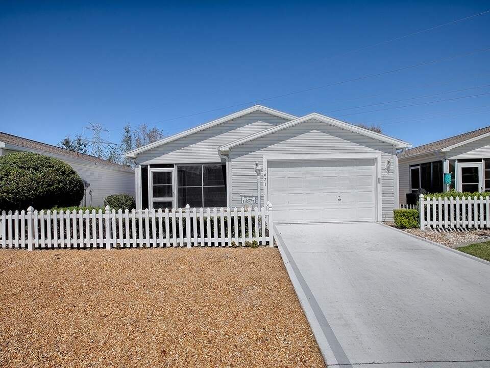 1671 Campos Dr in the Villages, FL - Building Photo