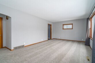 1708 2nd Ave N in Grand Forks, ND - Building Photo - Building Photo