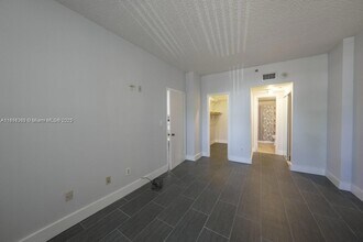 1470 NE 123rd St, Unit A104 in North Miami, FL - Building Photo - Building Photo