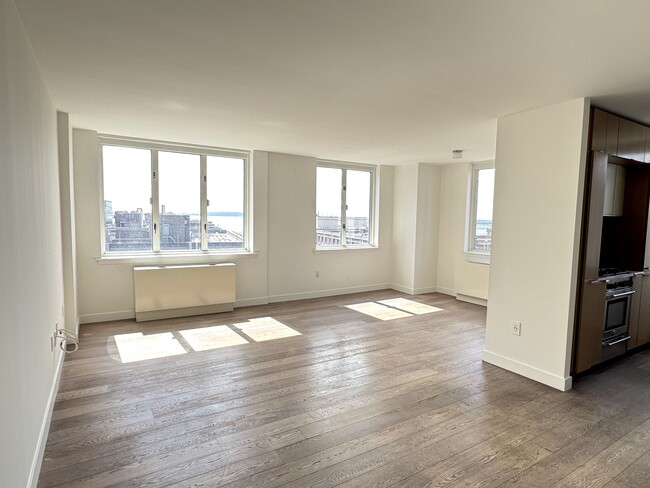 225 Rector Pl in New York, NY - Foto de edificio - Building Photo