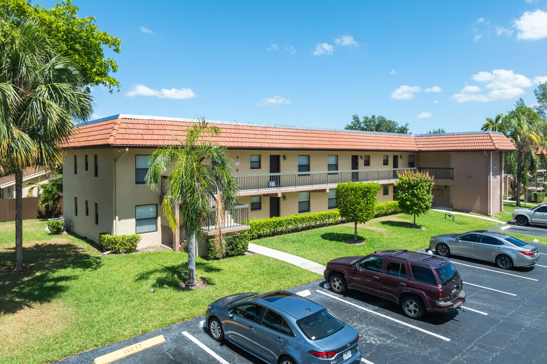 Woods At Boca Del Mar in Boca Raton, FL - Building Photo