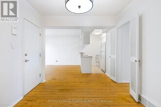 106 Main St in Toronto, ON - Building Photo - Building Photo