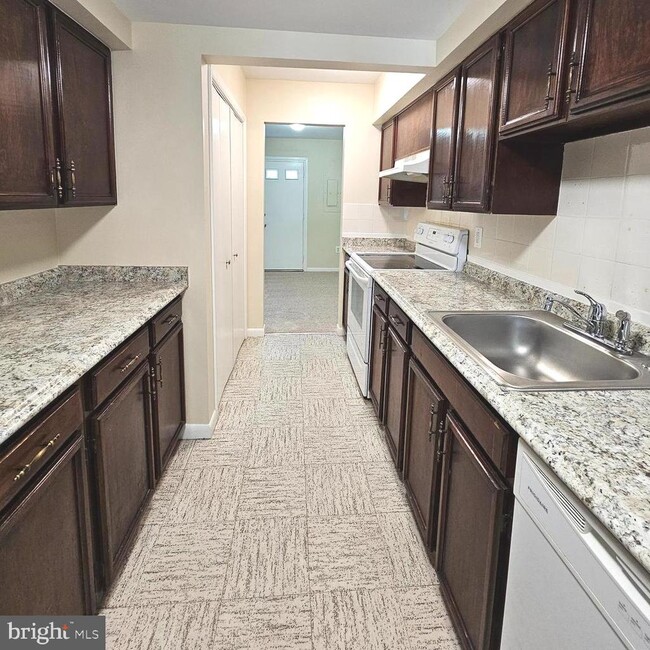 6384 Patience Ct in Alexandria, VA - Building Photo - Building Photo