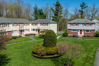 Prescott Gardens in Framingham, MA - Foto de edificio - Building Photo