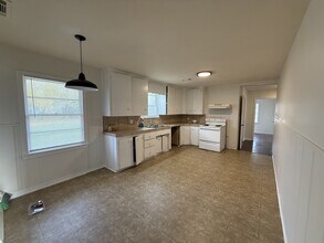 4010 Harding Dr in Beaumont, TX - Building Photo - Building Photo