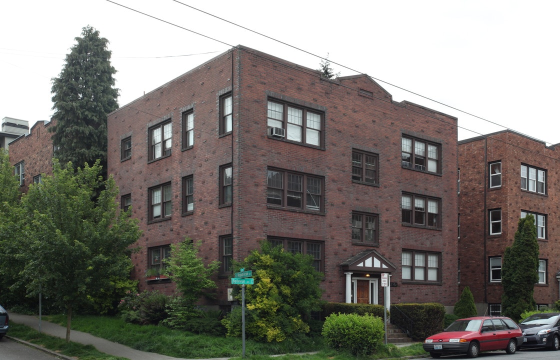 Devon Apartments in Seattle, WA - Building Photo