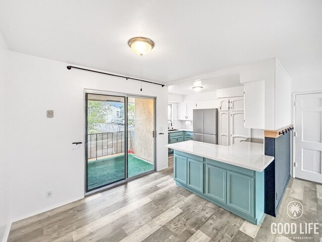 property at 4800 Williamsburg Ln