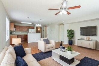 372 S 151st Ave in Goodyear, AZ - Building Photo - Building Photo