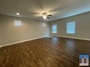 300 Omnia Ridge Way in Lawrenceville, GA - Foto de edificio - Building Photo