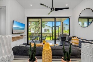 3016 Van Buren Ave in Naples, FL - Building Photo