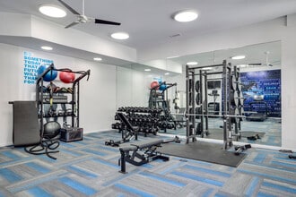 Windsor at Fairlakes in Fairfax, VA - Foto de edificio - Interior Photo