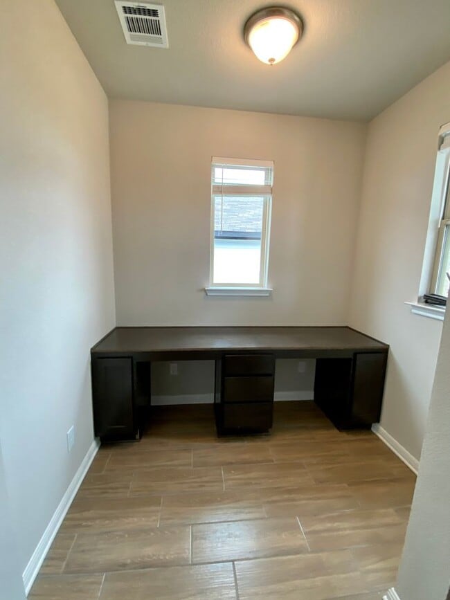 103 Wild Wind Cv in Jarrell, TX - Building Photo - Building Photo