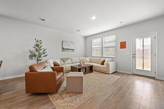 13309 Silver Blazer Dr in Buda, TX - Building Photo - Building Photo