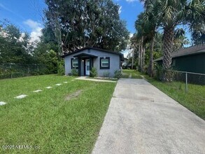 1012 Eagle St in Palatka, FL - Building Photo - Building Photo