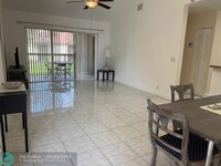 5781 Riverside Dr in Coral Springs, FL - Building Photo - Building Photo