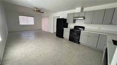 5108 Greene Ln in Las Vegas, NV - Building Photo - Building Photo