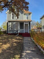 2919 Grand St NE, Unit 2 in Minneapolis, MN - Building Photo