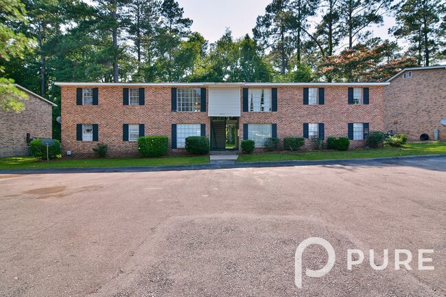 2915 Chatsworth Rd