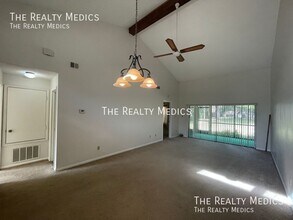 477 Meadowood Blvd in Fern Park, FL - Building Photo - Building Photo