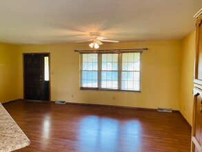 977 Donna Dr in Jackson, MO - Building Photo - Building Photo