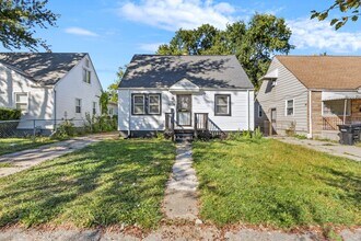 19640 W Chicago in Detroit, MI - Building Photo - Building Photo