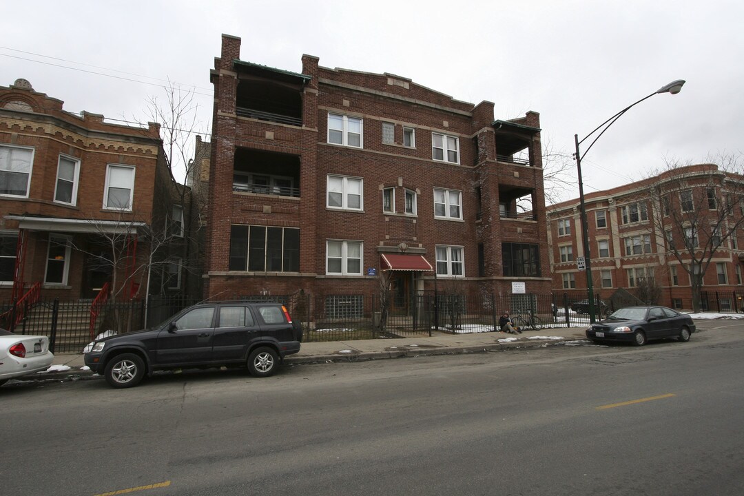 2722-2724 N Kimball Ave in Chicago, IL - Foto de edificio