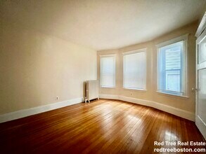 80 Wallingford Rd, Unit 1 in Boston, MA - Building Photo - Building Photo