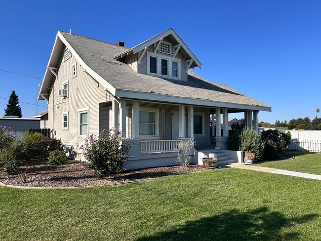 property at 4601 Yosemite Blvd