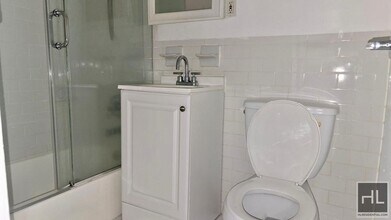 East 61 Street in New York, NY - Building Photo - Building Photo