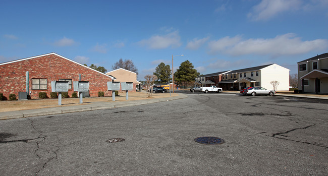 Raymond Sanders Apartments in Benson, NC - Building Photo - Building Photo