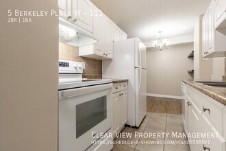 5 Berkeley Pl W in Lethbridge, AB - Building Photo - Building Photo