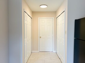 21 Oakgrove Ln in Millersville, PA - Building Photo - Building Photo