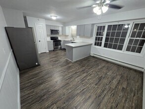 614 Clifton Park Center Rd in Clifton Park, NY - Building Photo - Building Photo