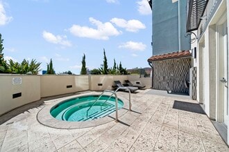 3957 30th St, Unit 320 in San Diego, CA - Building Photo - Building Photo