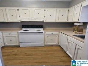 2715 Southbury Cir in Vestavia Hills, AL - Building Photo - Building Photo