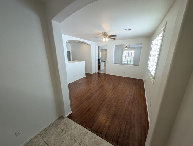 5647 Deer Run Ct in North Las Vegas, NV - Building Photo - Building Photo