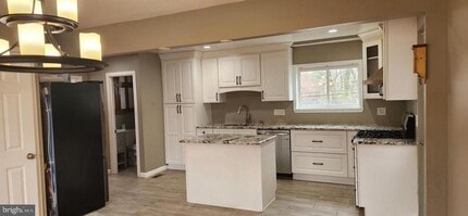 25 Lower Hilltop Rd in Yardley, PA - Building Photo - Building Photo