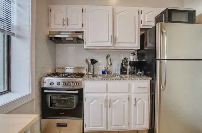 208 48th St in Union City, NJ - Building Photo - Building Photo