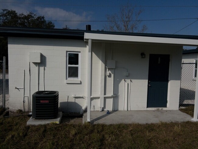 735 S Washington Ave in Apopka, FL - Building Photo - Building Photo