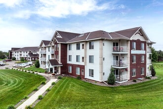 Boulders Senior Living Apartments in White Bear Lake, MN - Foto de edificio - Primary Photo